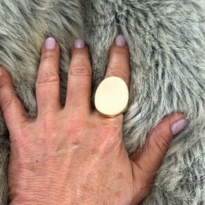 Costume statement ring gold color cream enamel size 8